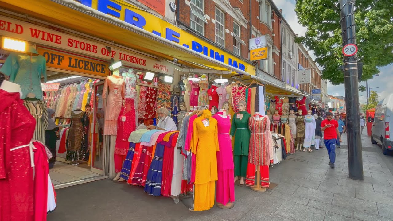 🇮🇳 Little India in London, UK 🇬🇧 Southall Walk Tour incl. High Street | 4K HDR