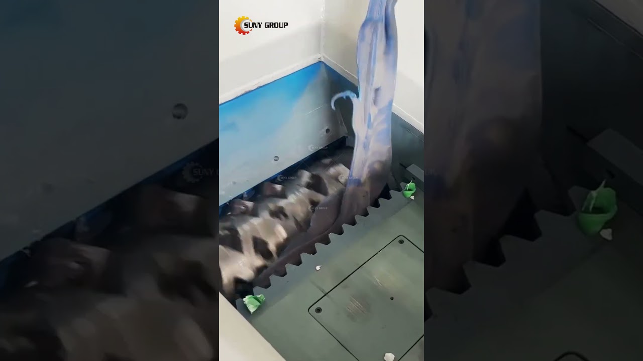 Single shaft shredder shredding hard plastic 