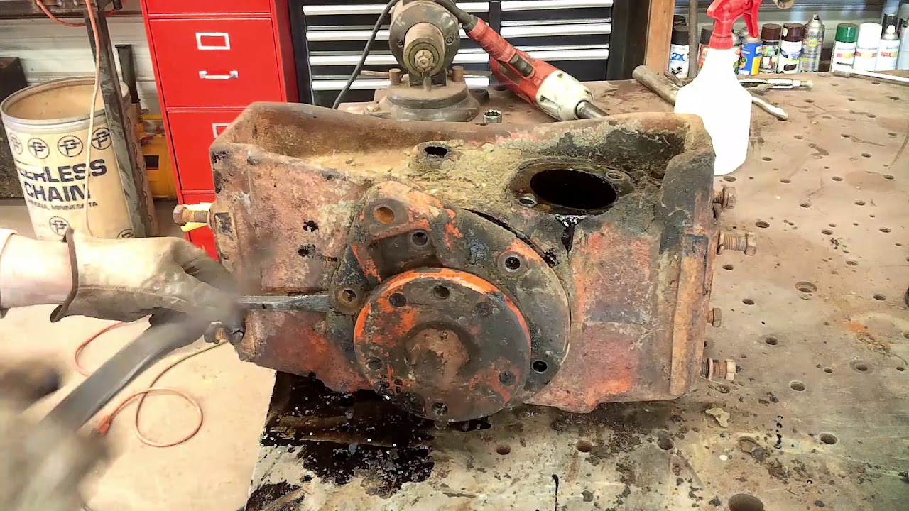 Разборка компонентов рулевого управления Allis Chalmers WD45 Restoration, Эпизод 8