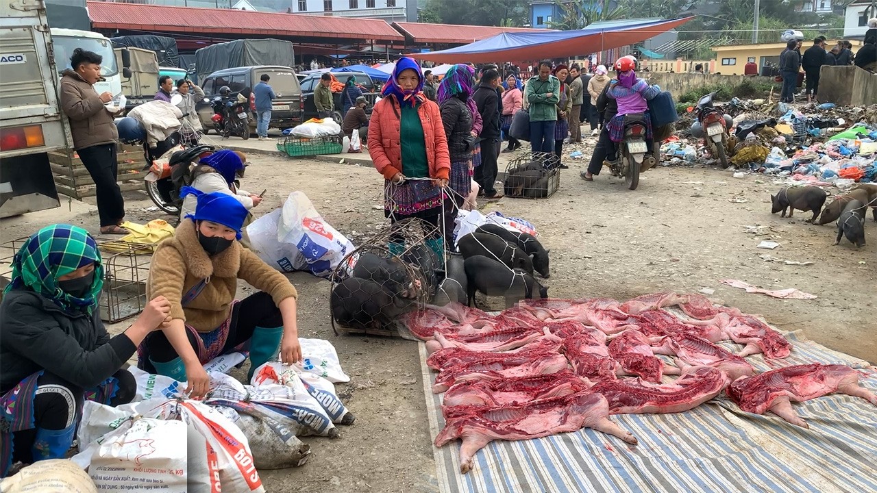 CHỢ TẾT VÙNG CAO- Biên Giới Đông Vui Nhộn Nhịp Nhất Tây Bắc