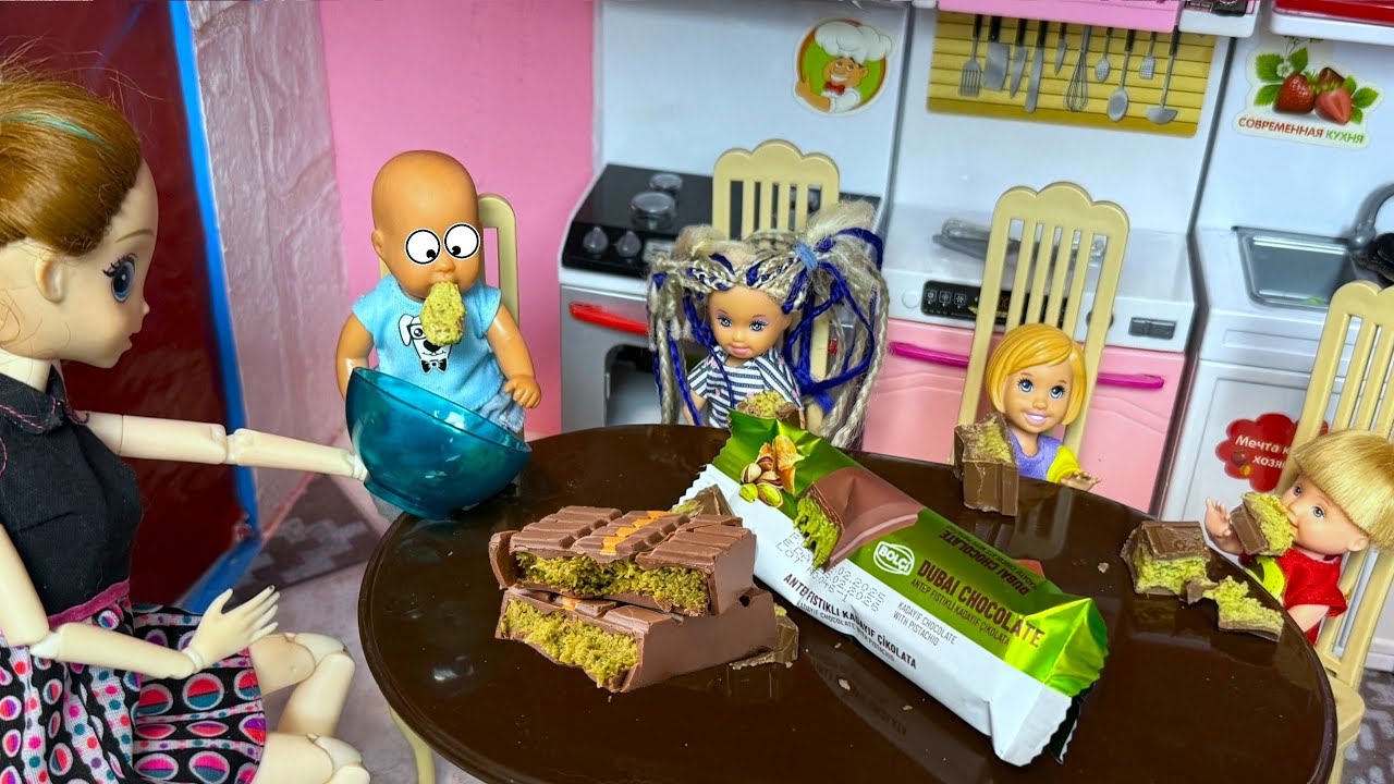 ДУБАЙСКИЙ ШОКОЛАД🍫, НО МАКС УЖЕ НЕ РАД😜😂 Катя и Макс веселая семейка! Куклы Барби смешные истории