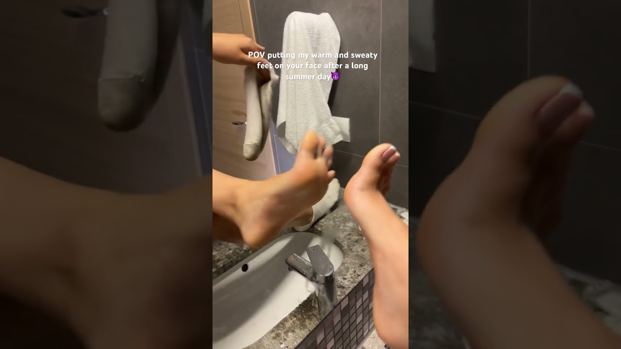 Hold still and try to survive my smelly feet 🦶🏻 