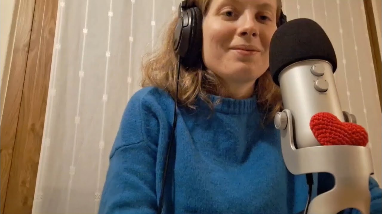 Emozioni | ASMR ITA 😊🌺💖 | whispering, brush trigger, crackling fire sounds