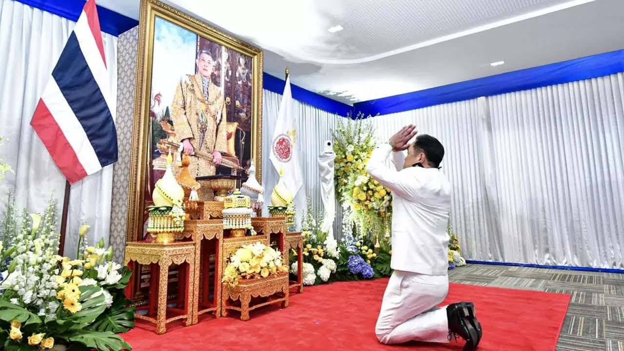 ស្តេចថៃយល់ព្រមរំលាយសភាថៃមុនកំណត់ និងត្រៀមការបោះឆ្នោតជាថ្មី