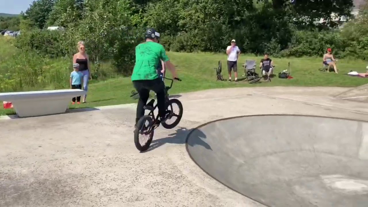 RIDING HAVERFORDWEST SKATEPARK ON BMX AND MTB