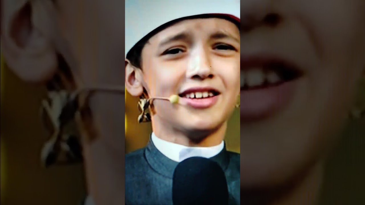 تفاعل لجنه التحكيم مع المتسابق عمر علي في الابتهالات الدينيه 