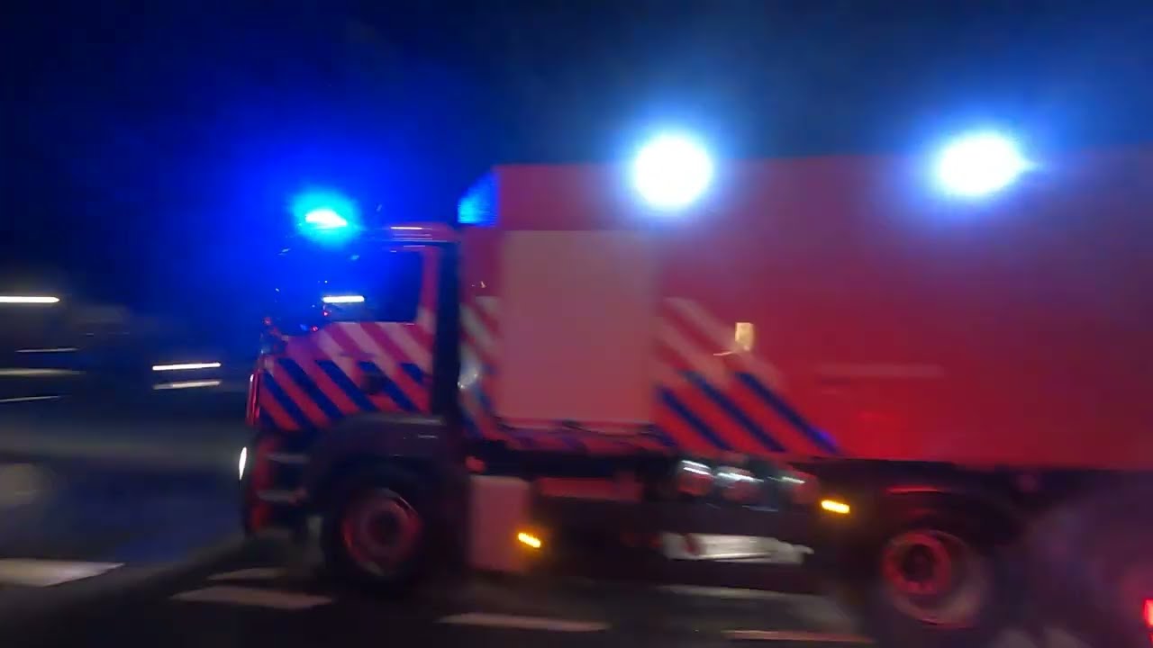 [Grote brand + PRIMEUR]  hulpdiensten met spoed naar een grote uitslaande brand in Nieuw-Buinen