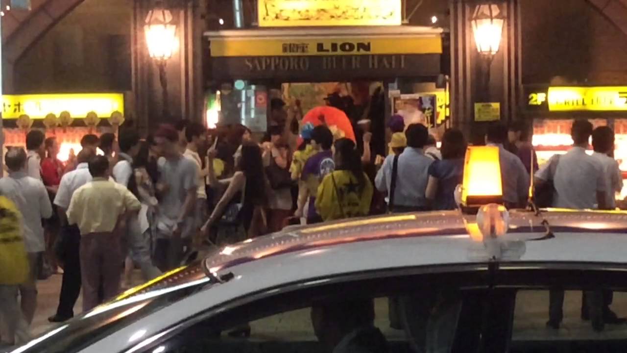 銀座ライオン8/4ビヤホールの日 店頭風景