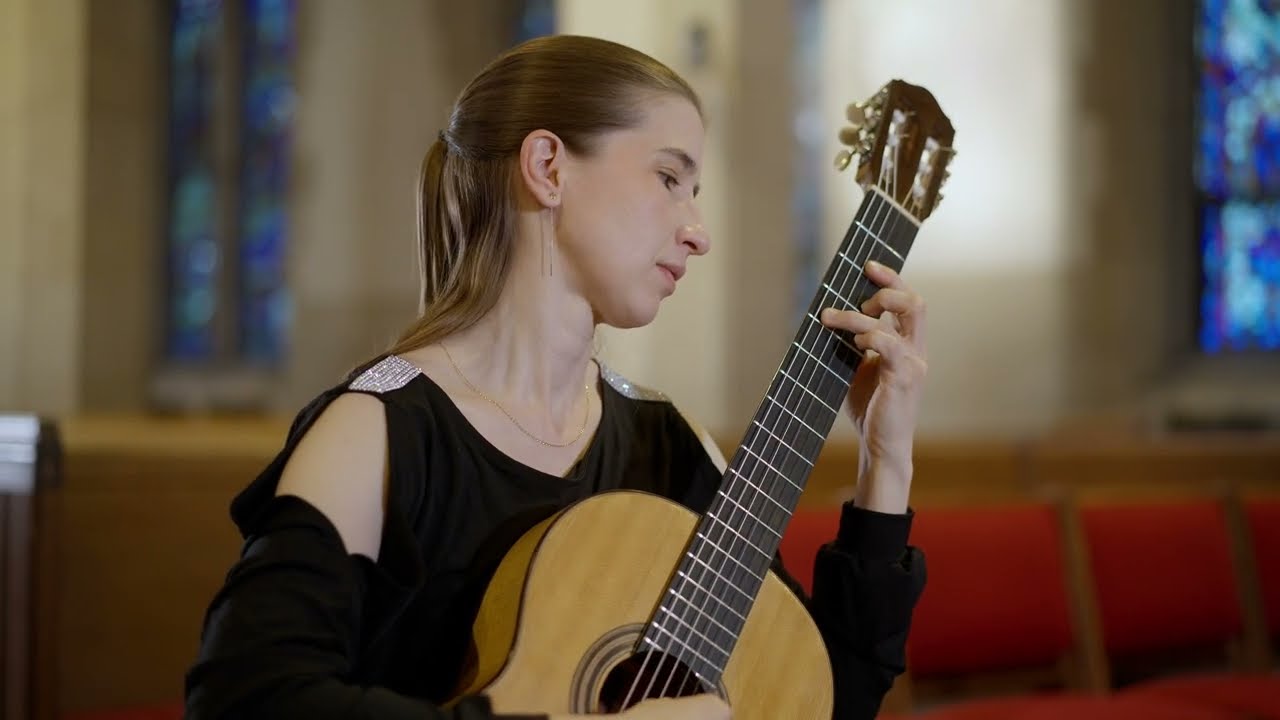 Petra Pol&aacute;čkov&aacute; performs 