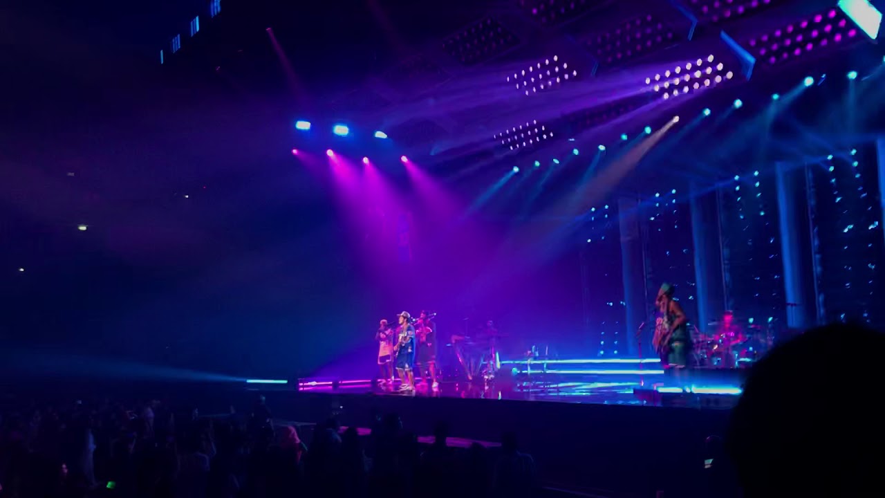 Marry you - Bruno Mars live in Bangkok 30/04/18