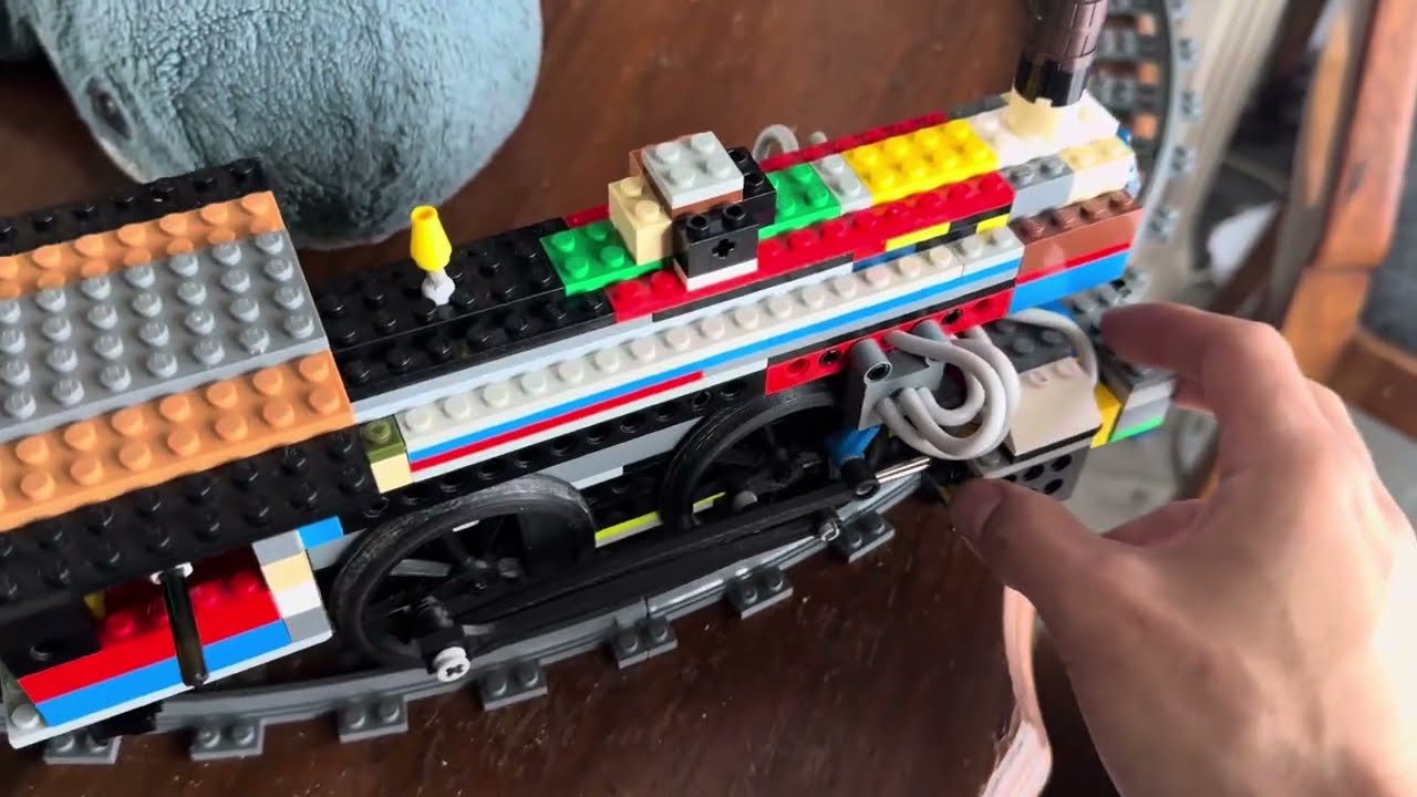 Lego Pneumatic Locomotive 0-4-0 (with engine explanation)