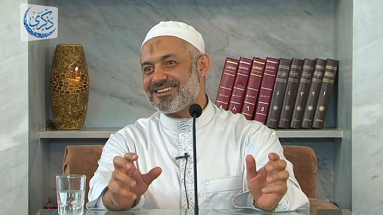 قال اللهُ تباركَ وتعالى : إذا ابْتَلَيْتُ عَبدي المُؤْمِنَ فلمْ يَشْكُنِي إلى عُوَّادِه ؛