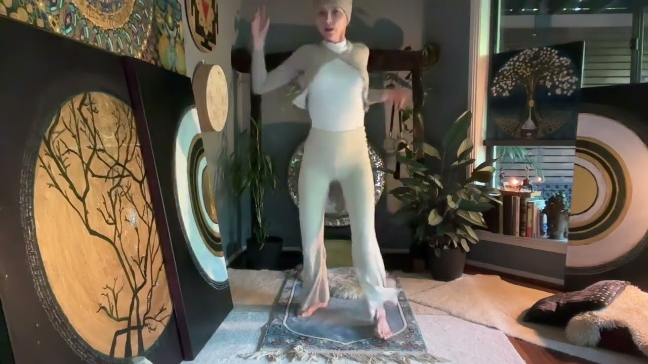 Shake, Dance & Sweat – Kundalini Set for Thymus & Immunity | Kundalini Yoga for Immunity & Detox