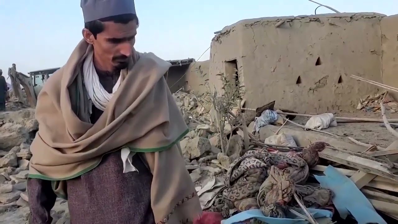 Taliban say Pakistan strikes kill, injure dozens
