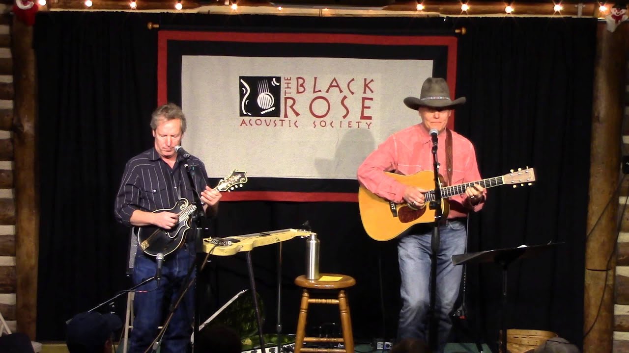 Chuck Pyle performs 