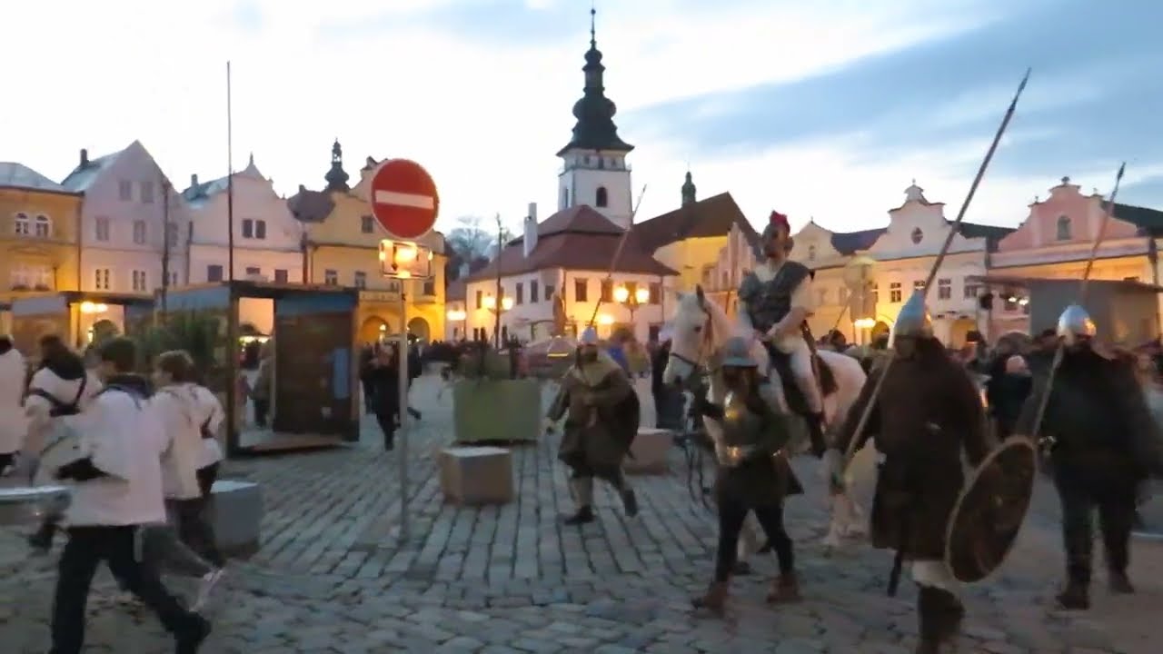 PELHŘIMOV: Sv. Martin - Průvod na n&aacute;měst&iacute;