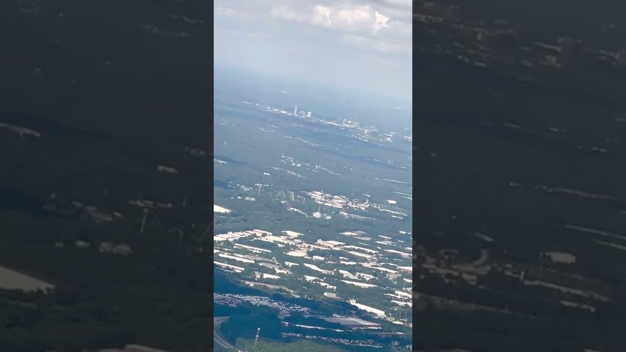 ✈️calming-PLANE MAKING A SLOW RIGHT U-TURN FOR ITS FINAL DESCENT- airports airplanes aviation Boeing