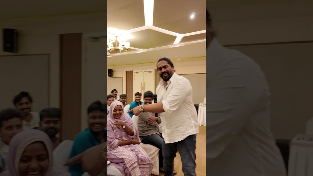 ചിരിച്ച് ചിരിച്ച് അവർ കാര്യത്തിലേക്ക് വരും 🤝 