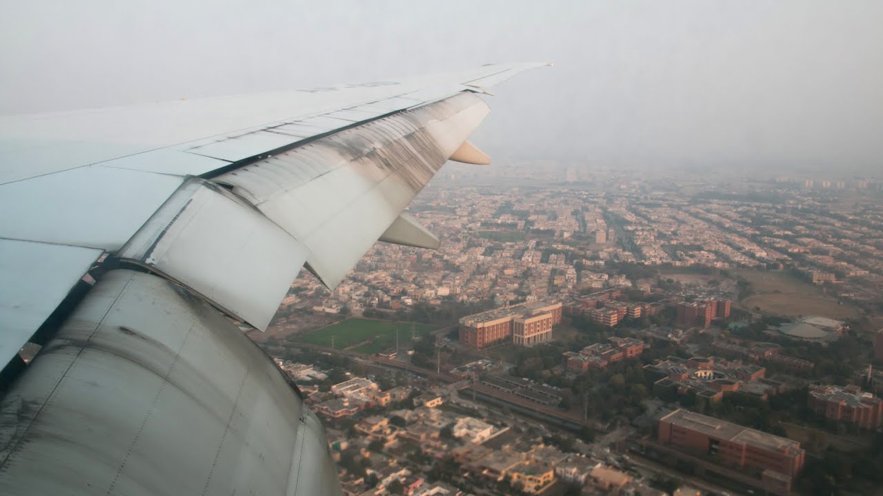 PIA B777-300ER PIA304 Landing at Lahore Airport (w/LiveATC)