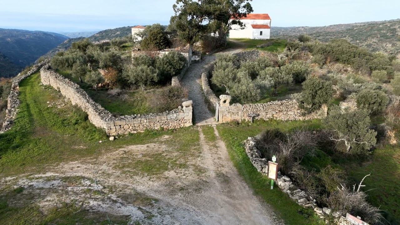 As montanhas escondem segredos, que se perdem nas brumas da memória - Portugal