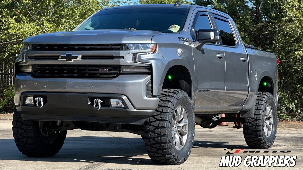 Сборка Chevy Silverado 2021 года: 6-дюймовый лифт-комплект и 37-дюймовые грязевые захваты Nitto