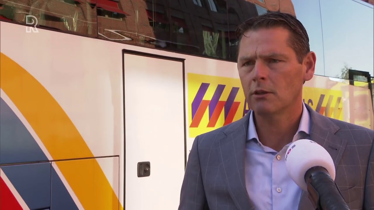 Maasstad Ziekenhuis verplaatst coronapatiënten met speciale ambulancebus