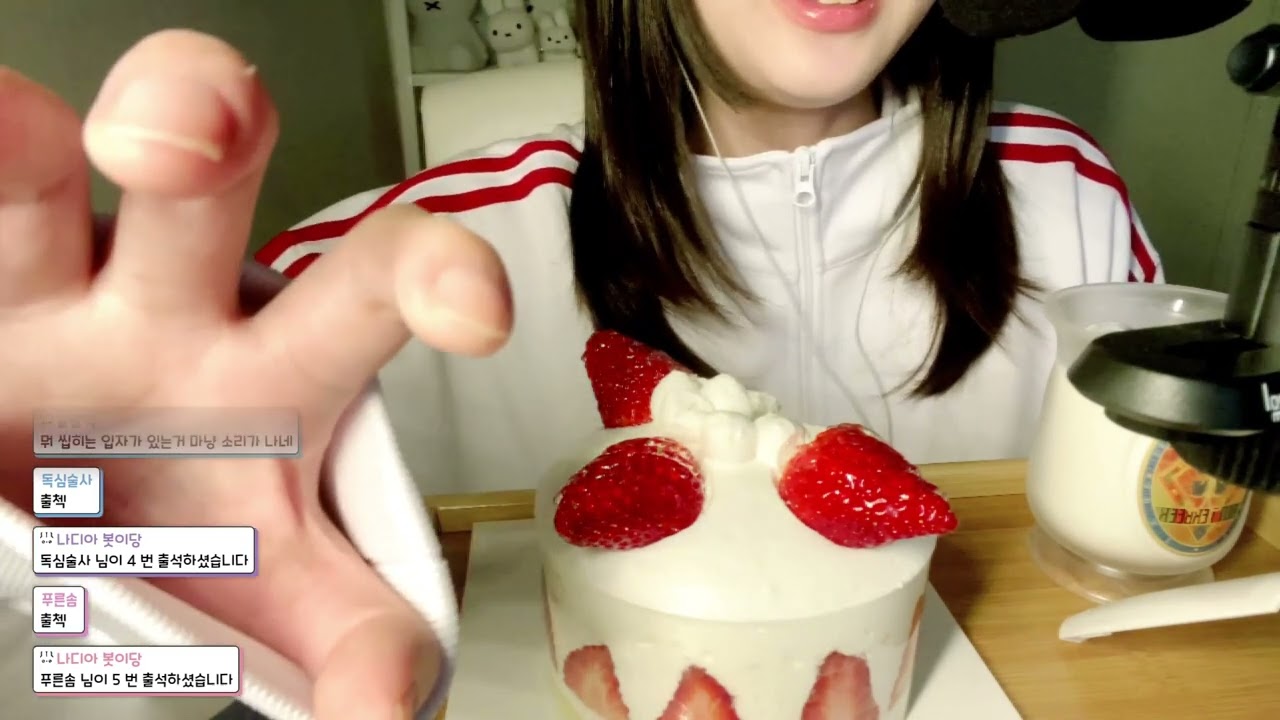[RODE NT5 #ASMR]케이크 먹고 수다/심장박동(cake eating&heartbeat asmr)