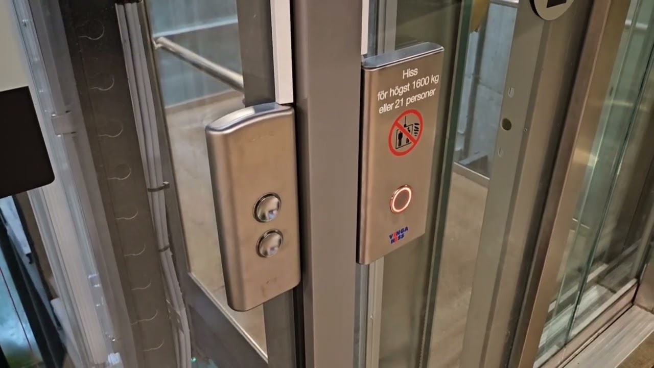 2x different Elevators @ Universum, Gothenburg, Sweden