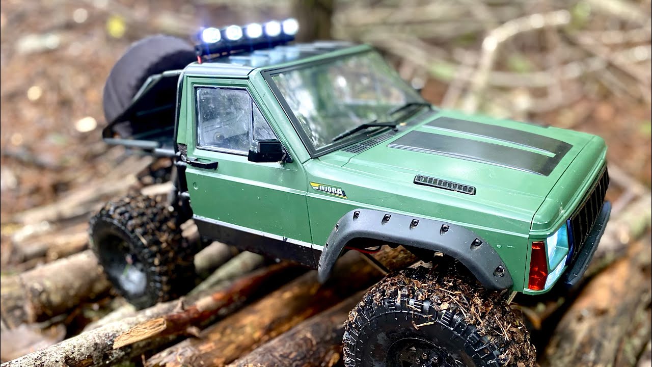 Redcat Ascent 1/10 brushless scale hardbody build gets a light-bar  and a run on the course.