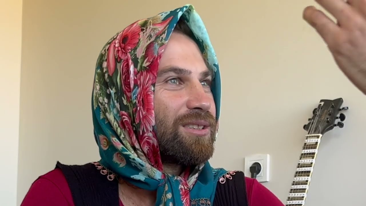 TÜRKİYE'NİN İLK KAPALI ERKEK YÖNETMENİ !!!