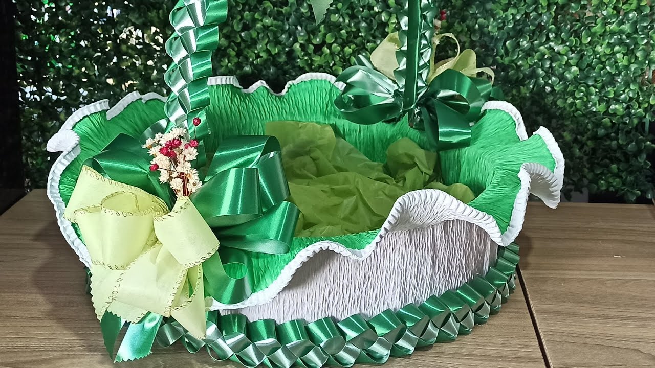 Como decorar cesta de bambu com papel super crepe e fita de cetim | Passo a passo
