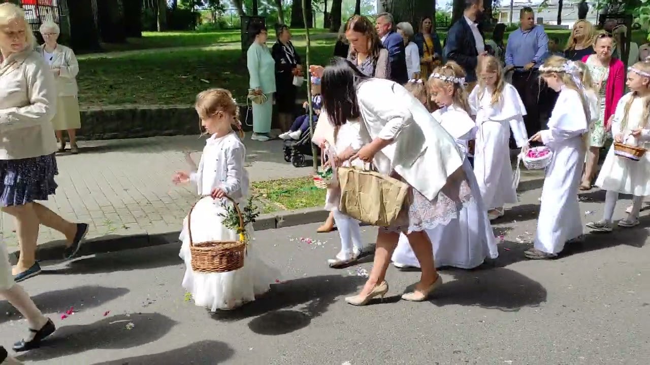 Procesja Bożego Ciała w parafii pw. św. Kazimierza w Kartuzach