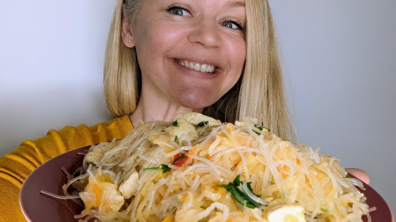 Fantastischer Salat mit Hähnchenfleisch und Glasnudeln! Funchoza! Salat Rezept