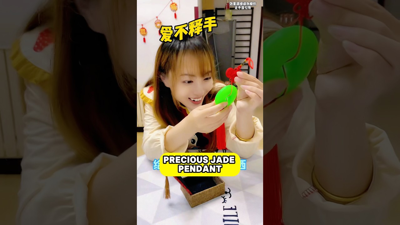 Я разыграла свою сестру, подарив ей нефритовый кулон, сделанный из мыла!