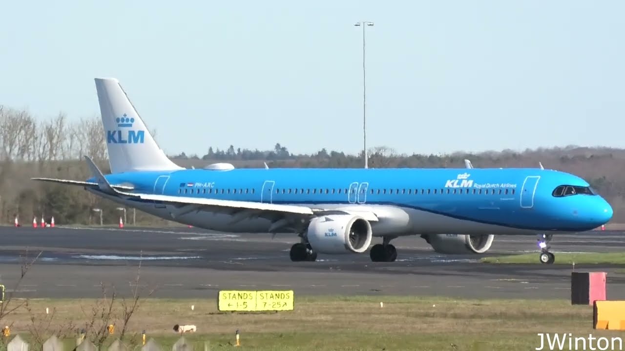 KLM A321neo PH-AXC landing and takeoff at Newcastle Airport