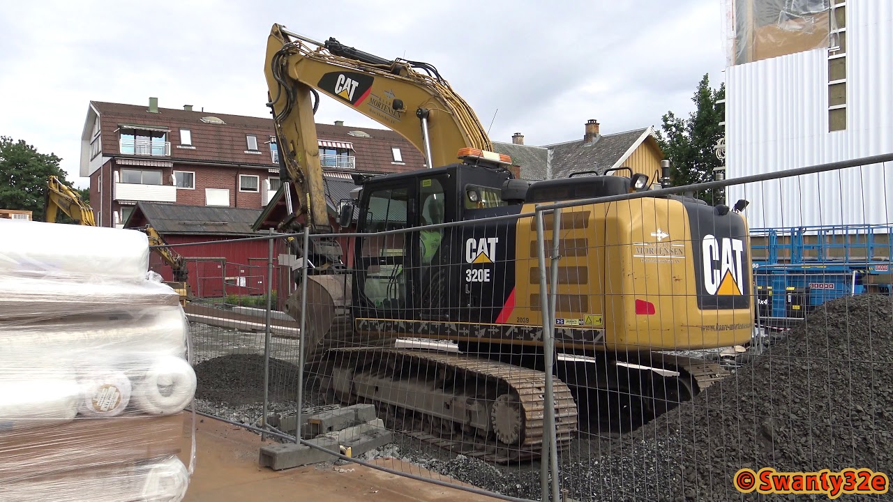 4K| CAT 320E Excavator Piling Gravel