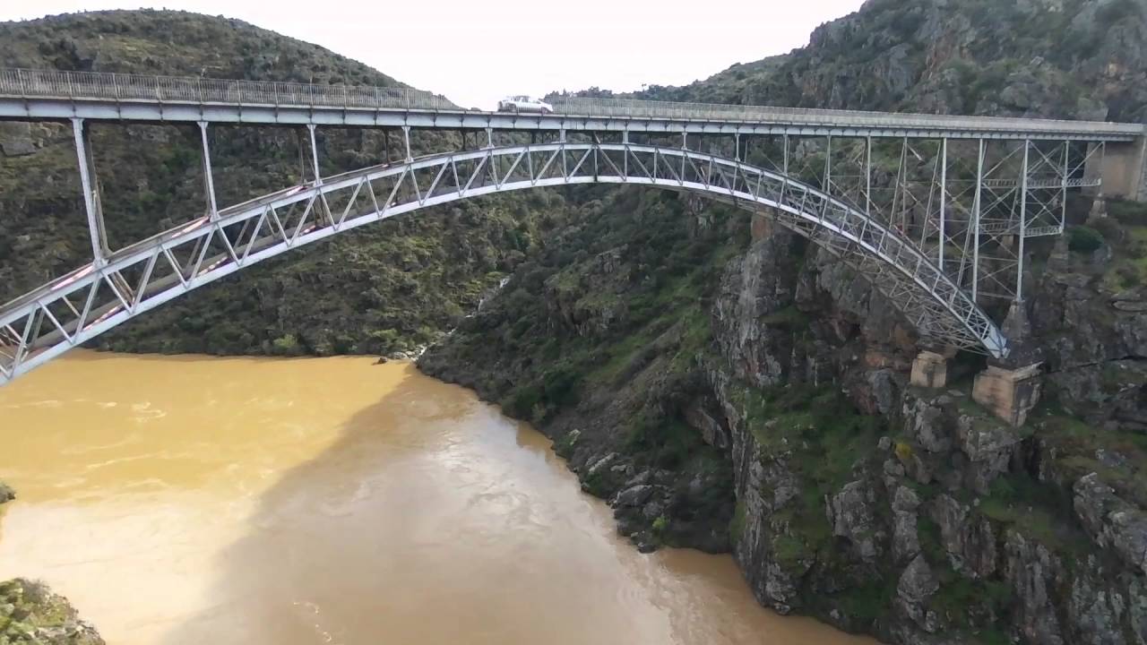 A vista de pájaro puente Pino o Requejo  ParrotBeboop2
