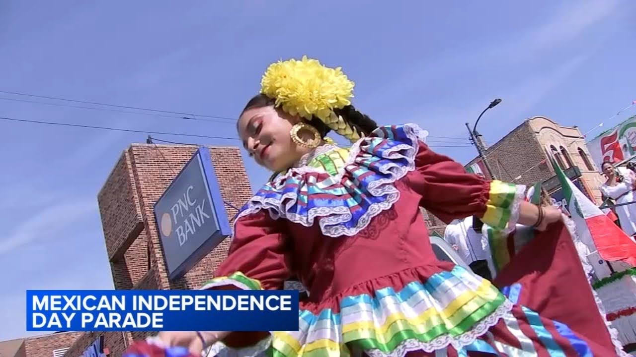 Hundreds of thousands turn out for Little Village Mexican Independence Day Parade