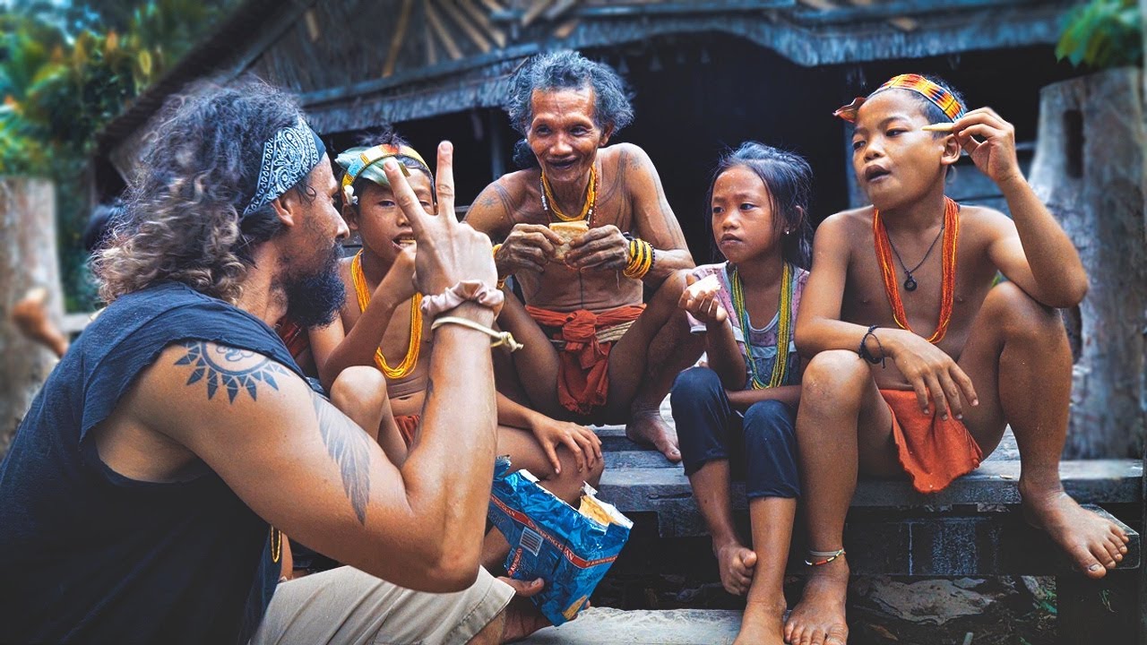 Povratak u pleme Mentavaj : Đori među prijateljima | Indonezija