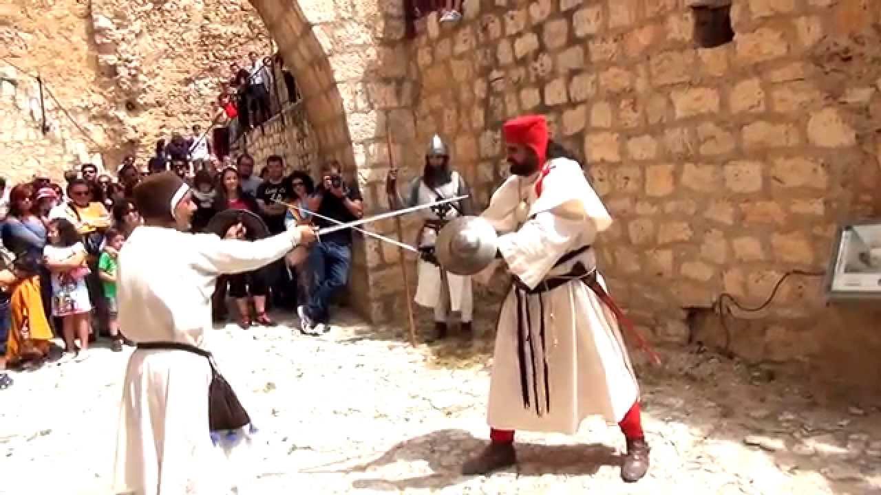 Alcal&aacute; del J&uacute;car Siglo XIII. Espada y broquel. Alcal&aacute; del J&uacute;car 2015.