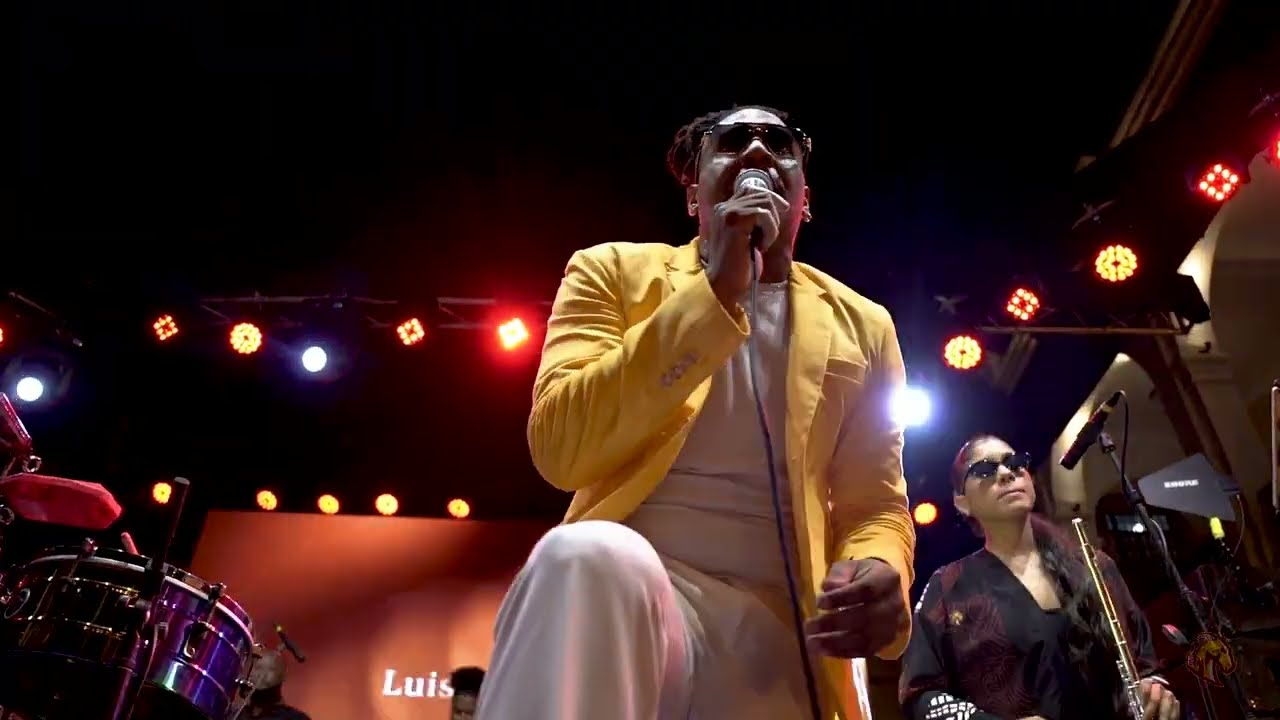 LUISMI YANES - ENAMORADA  (EN VIVO)