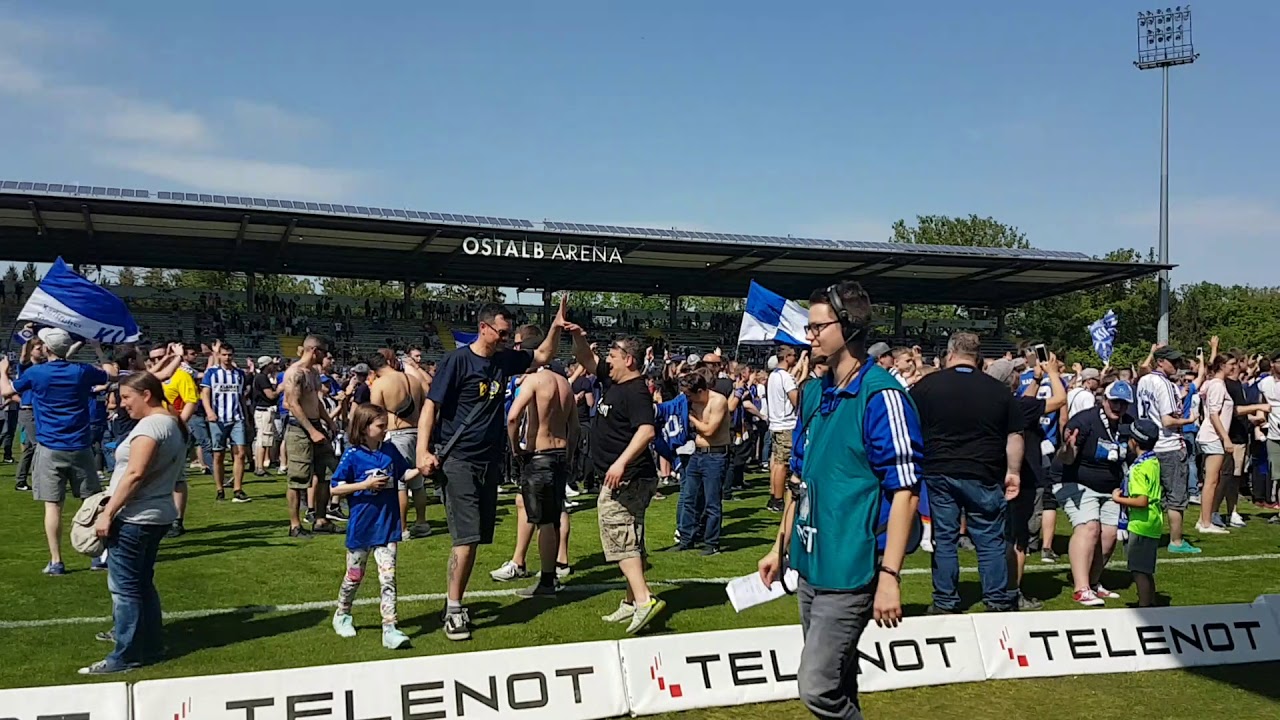 Platzssturm der KSC-Fans: VfR Aalen - Karlsruher SC 0:2