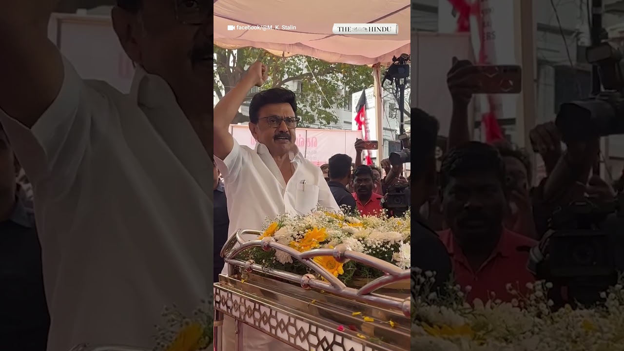 Tamil Nadu CM Stalin pays his last respects to veteran CPI leader R. Nallakannu