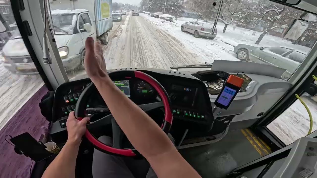 Взимку за кермом автобуса в Ужгороді