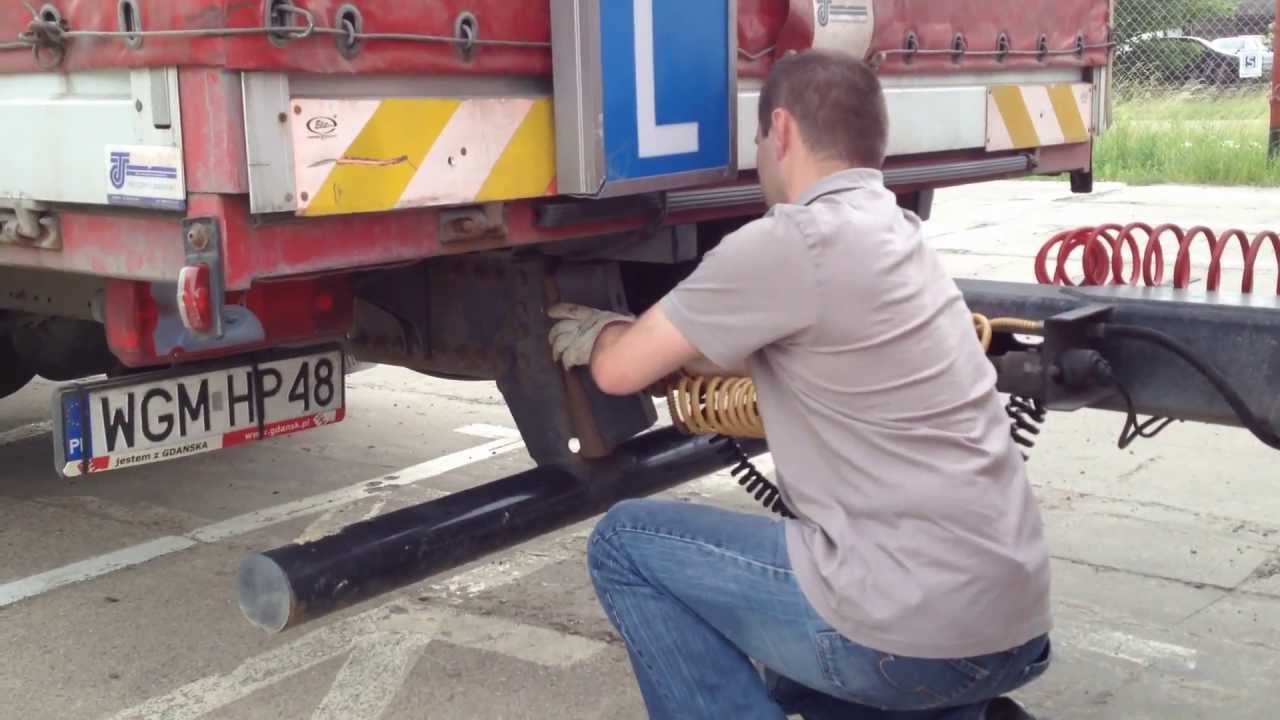 Sprzęganie i rozprzęganie pojazdu z przyczepą prawo jazdy kat  C+E