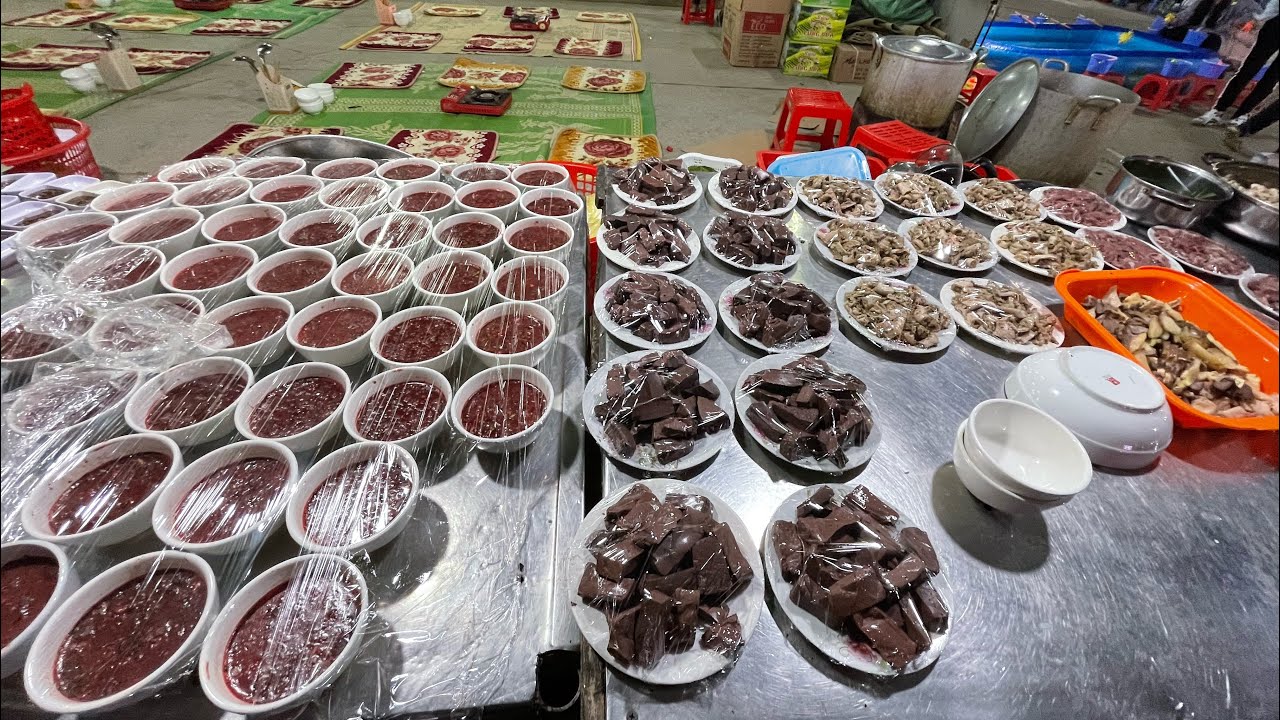 ĐẠI TIỆC THẮNG CỐ TIẾT CANH Ở CHỢ Đ&Ecirc;M TR&Ecirc;N BẢN LỚN NHẤT T&Acirc;Y BẮC | SAPA TV