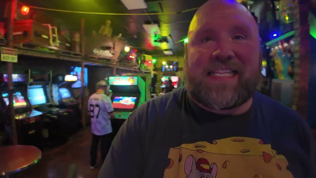 I Visit The MonsterRama Pubcade In Des Moines IA | Retro Games, Animatronic Decor & Fantastic Food!