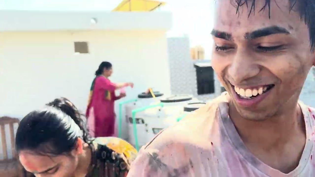 Happpppppyyyyyy holiiii 🥸