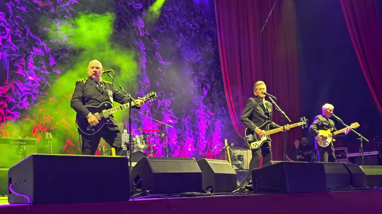 Glastonbury 2025 The Searchers "Mr Tambourine Man" Acoustic Stage Finale Show Glastonbury
