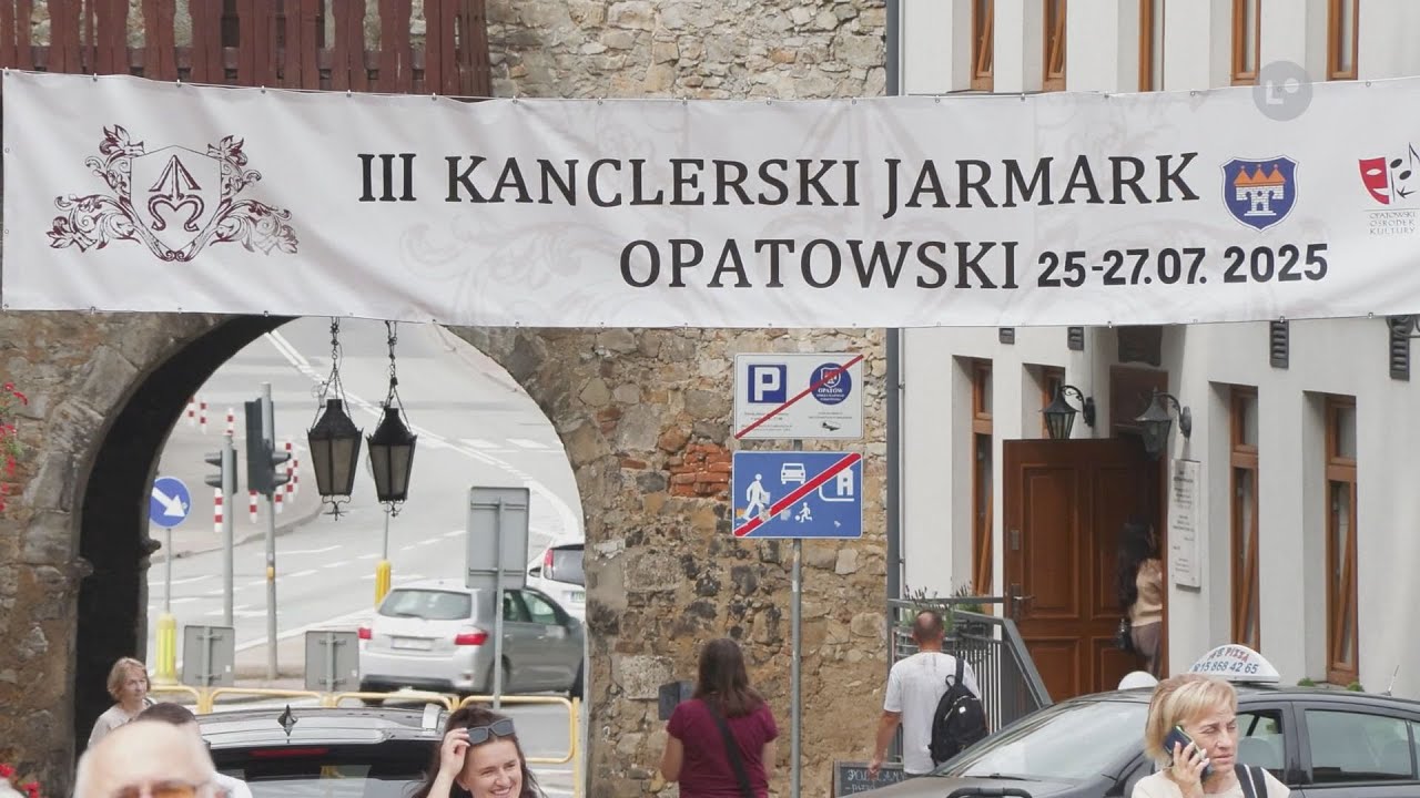 OPATÓW | Tłumy na Jarmarku Opatowskim. Były stoiska, rękodzieło i zabytkowe auta | LOKALNA.TV